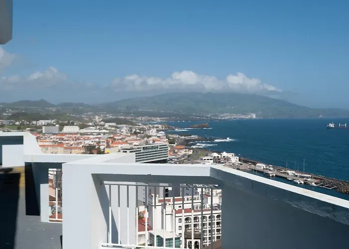 Atlantic Penthouse - City, Montain & Ocean - Free Parking * Ponta Delgada