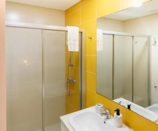 Atlantic Penthouse - City, Montain & Ocean - Free Parking 아파트 Ponta Delgada