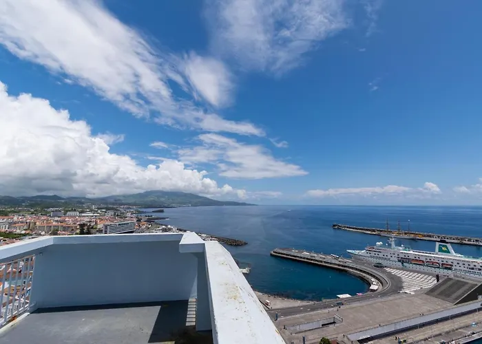 Atlantic Penthouse - City, Montain & Ocean - Free Parking