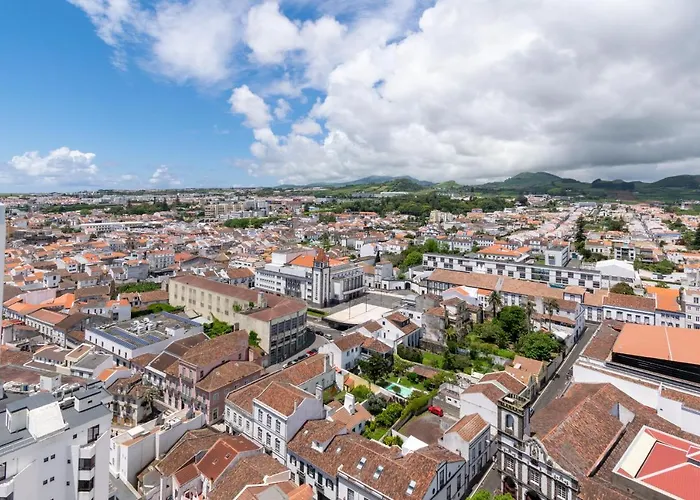 Atlantic Penthouse - City, Montain & Ocean - Free Parking